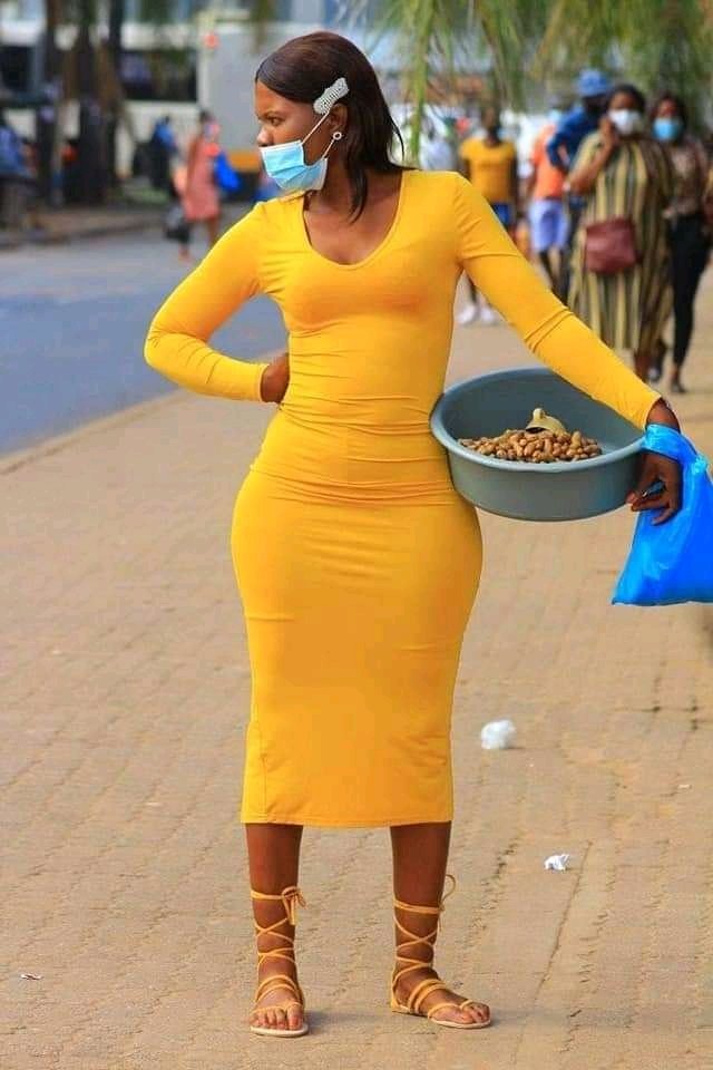 SJAfrika's tweet photo. She makes R300 per day Profit.
R300 ×6 days ×4 weeks = R72 000 A month. Most future entrepreneurs are currently waiting for employment. https://t.co/ybZ3irhjrP