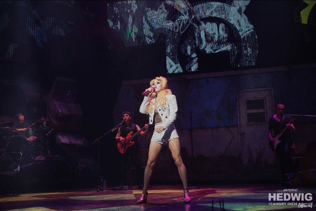 Musicalinlife21's tweet photo. The musical <Hedwig> New pics(3)
2021.07.30~10.31
Cast:
Hedwig | #오만석 #조승우 #이규형 #고은성 #렌
#뮤지컬 #헤드윅 #충무아트센터대극
#뮤지컬헤드윅 #헤드윅 #Musical #hedwigandtheangryinch
#Hedwig
#johncameronmitchell #stephentrask #koreamusical #k_lineup2021 https://t.co/zqofp6ajp9