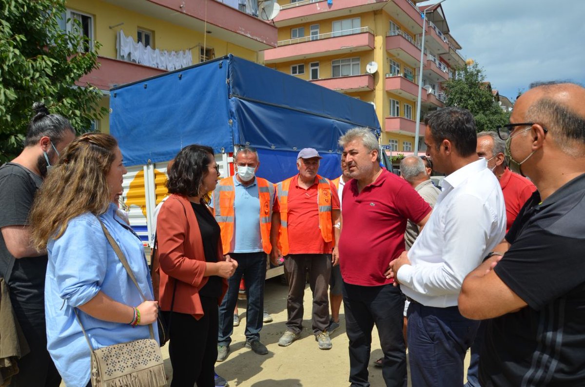 tipgenelmerkez's tweet photo. İstanbul Mv. Sera Kadıgil ve beraberindeki heyetimiz Ayancık'ta yıkımın boyutunun büyük olduğu mahalleleri ziyaret etti, ardından Ayancık Belediye Başkanı Sn. Hayrettin Kaya ile görüştü.

Yıkım tehdidi altındaki yerlere imar izni verenlerden mutlaka hesap sorulmalıdır. https://t.co/8gEH5KsWYP