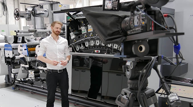 LabelsNLabeling's tweet photo. FOCUS ON: GALLUS HIGH PERFORMANCE DAY
A low migration-enabled Labelfire hybrid press was demonstrated by @Gallus_Group at its High Performance Day event. Andy Thomas reports: https://t.co/DNVO50hjDo
#Labels #LabelPress #HybridPress #Labelfire #LabelConverters #Converter https://t.co/RMSSSG3MAn