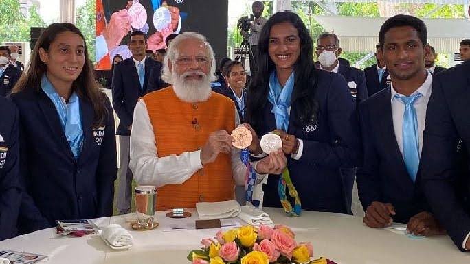 Dear @narendramodi Ji,
Watched your interaction with Olympians and absolutely loved it. It was like watching a father with his children. It was amazing to see how much you knew each of them. Your words to those who did not win a medal were precious! #IndiaAtOlympics