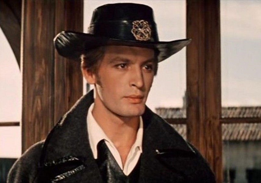 Роли грей. Стюарт таунсенд в роли дориана грея. Финн коул острые козырьки. Роли грей. Роли грей.