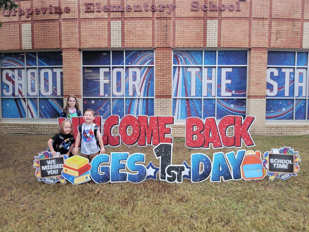 JoslynHazard's tweet photo. School is back! @GESStars #gesshineon #gcisdfirstday https://t.co/j3EepmnWMJ