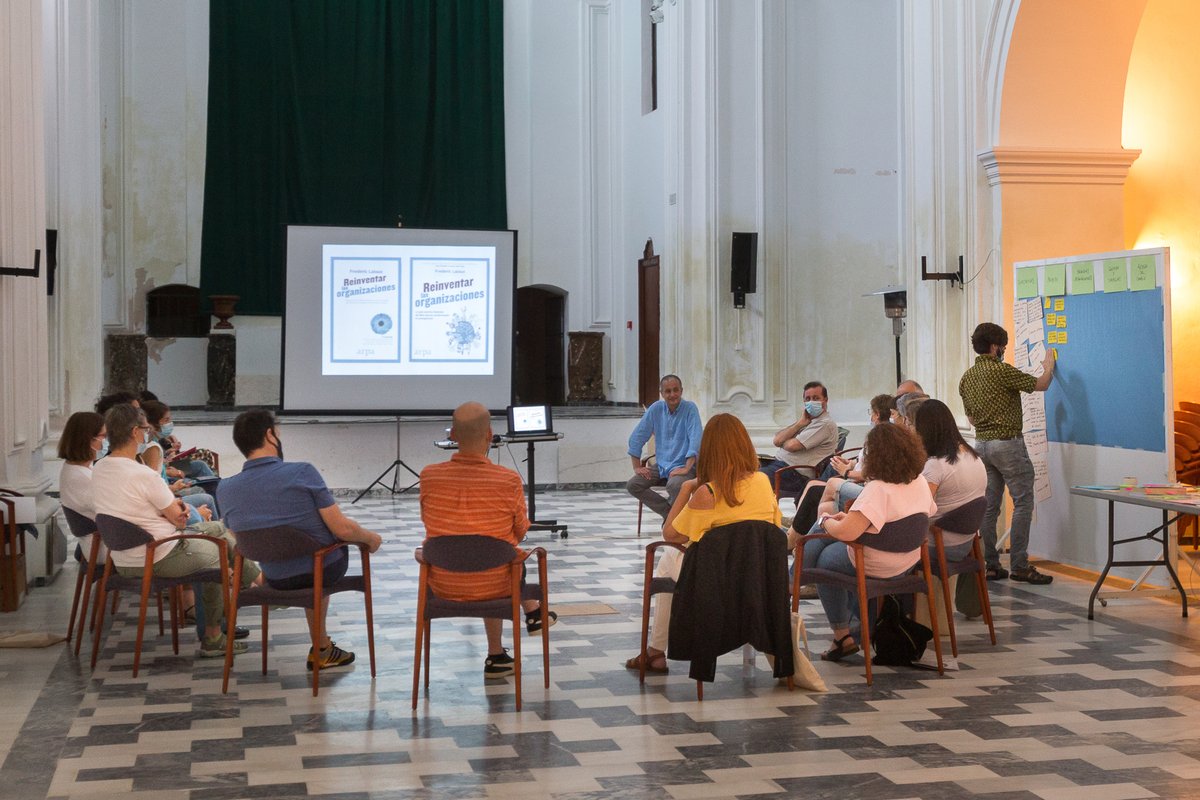 EscuelaTeal's tweet photo. Seamos la gota de agua, la onda que cala...
Seamos gente #TEAL que va caminando hacia el #propósito evolutivo, la #autoorganización y la #plenitud... ¿Fácil, verdad?
#equipos
#liderazgos
#entidadessociales
#organizacionesdelfuturo
#ProgramaTEAL https://t.co/UA54bw4XUb