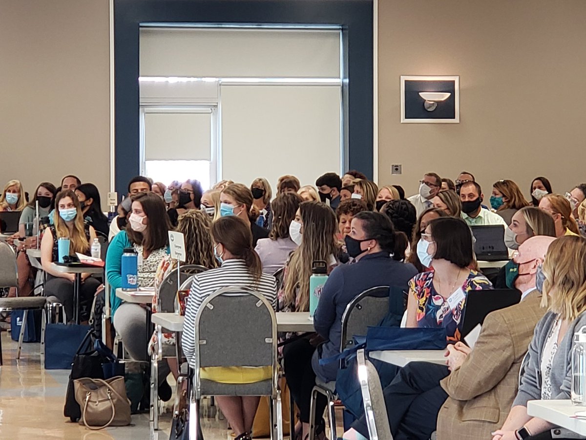 Mrs. Mary Washington, Board of Education member, welcomes our amazing group of new teachers to <a href="/SMCPS_MD/">SMCPS_MD</a>. We are so excited to meet you and launch this school year! #smcpsforceawakens <a href="/doingmycalling/">Mary M. Washington</a> <a href="/EASMCVOICE/">EASMC</a>