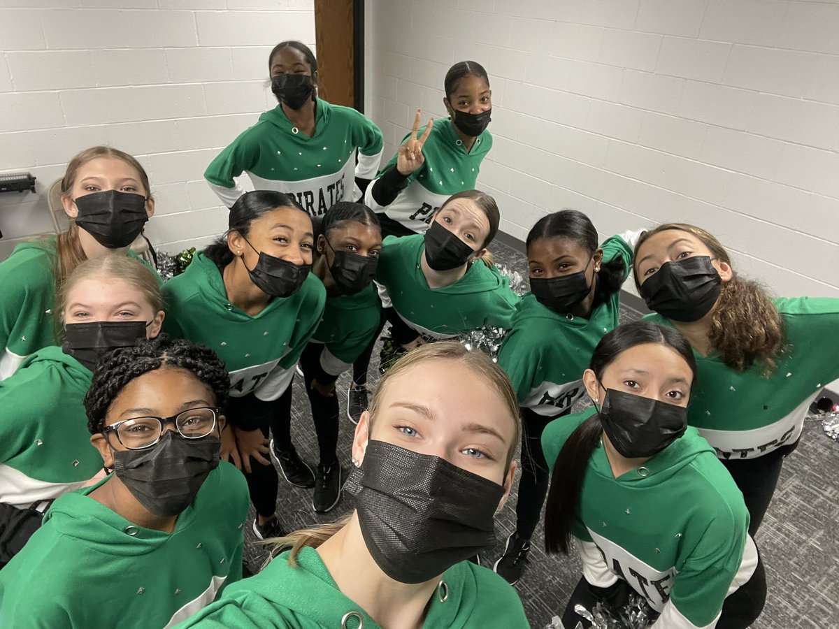 Pumped to be at freshman transition day this morning! Welcome to high school! 💚🤍