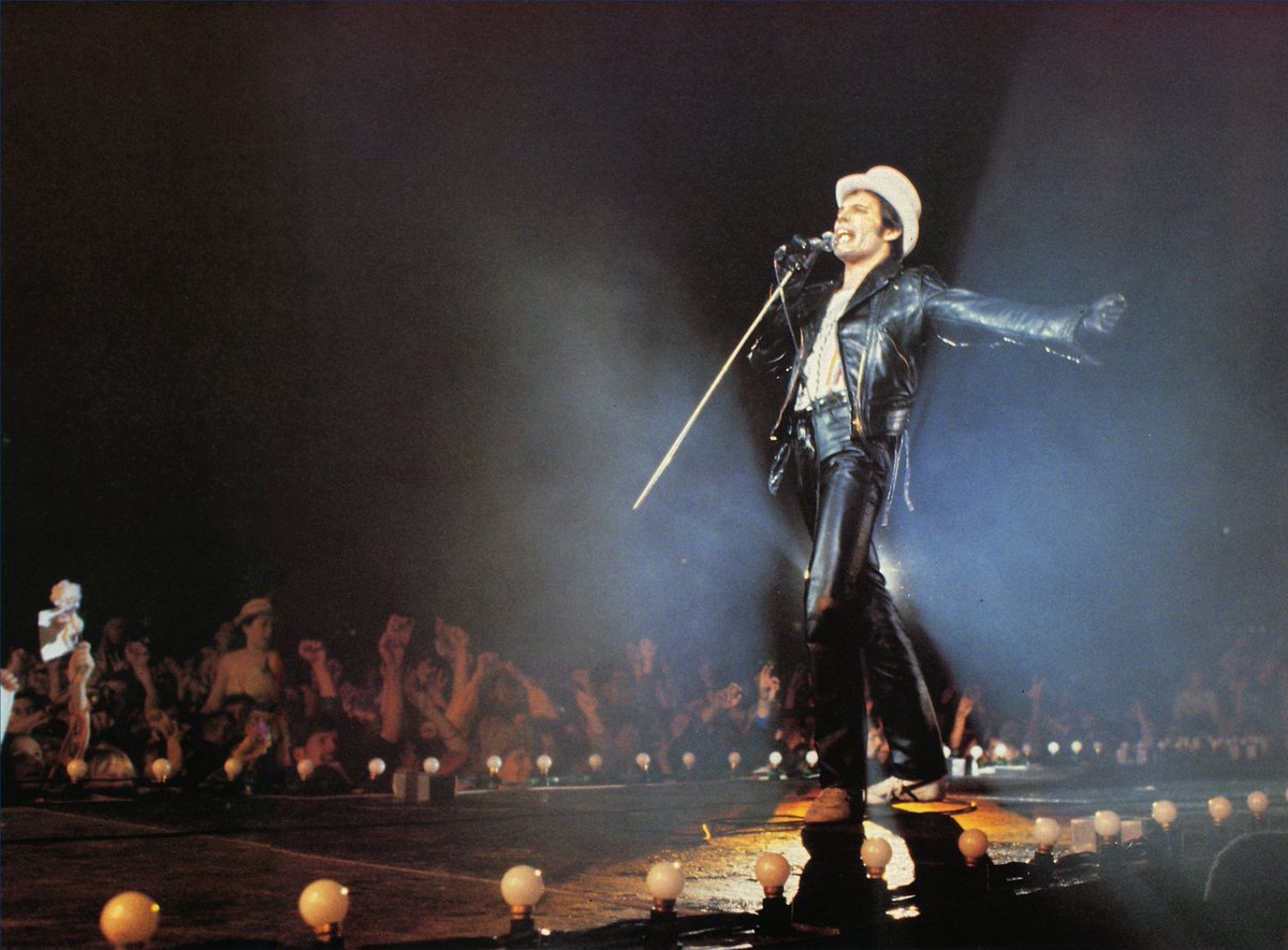 богемская рапсодия live aid. трибьют-шоу queen. богемская рапсодия концерт wembley. богемская рапсодия концерт. Radio queen с симфоническим оркестром.