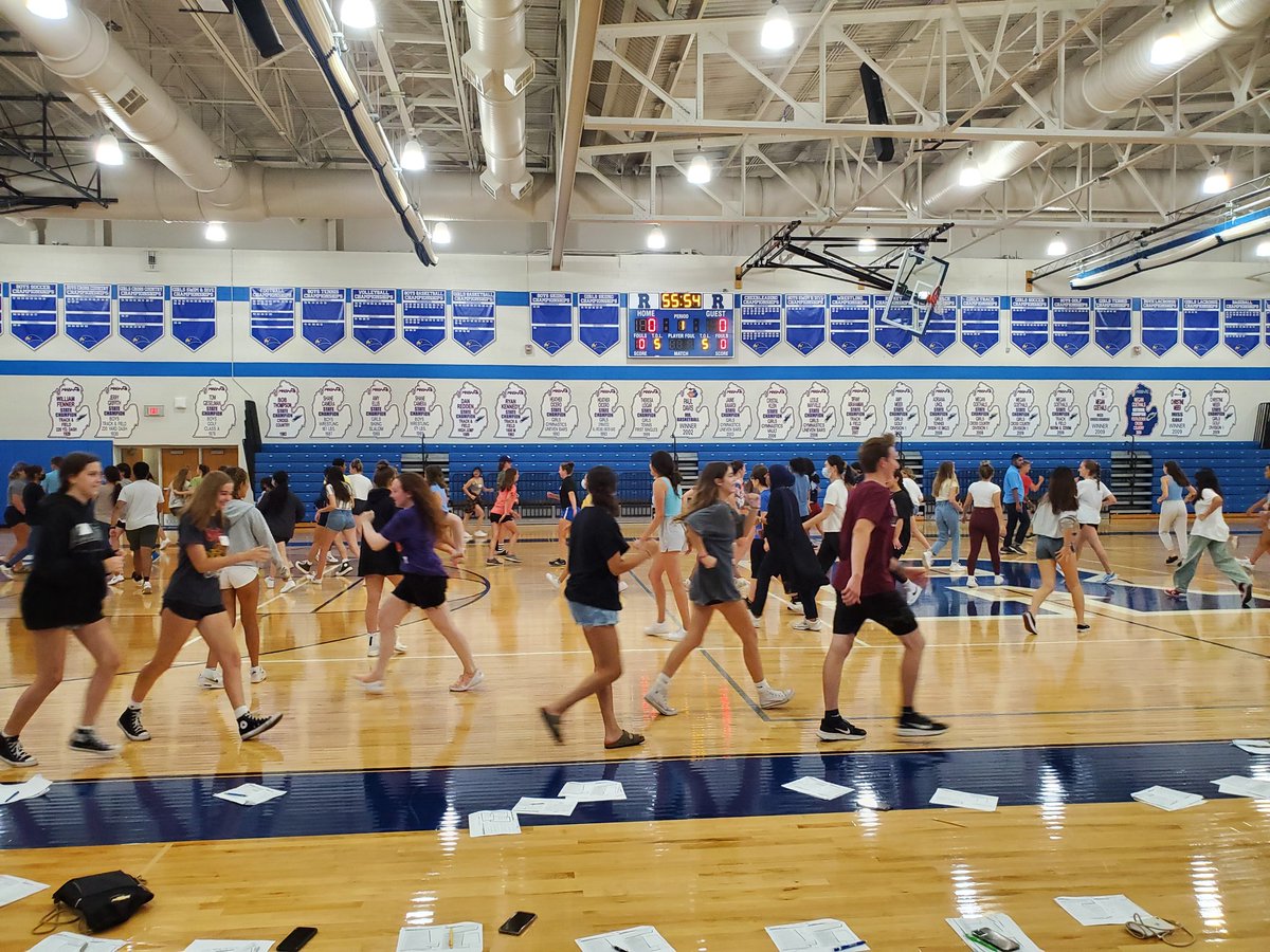 FalconLinkCrew's tweet image. Our Link Crew leaders have spent the past two days getting ready to welcome our newest Falcons! Freshmen, we can't wait to see you at orientation tomorrow, Thursday the 19th at 8am! Enter at the athletic entrance off Livernois! @RHSFalcons @BoomerangPrjct #linkcrew