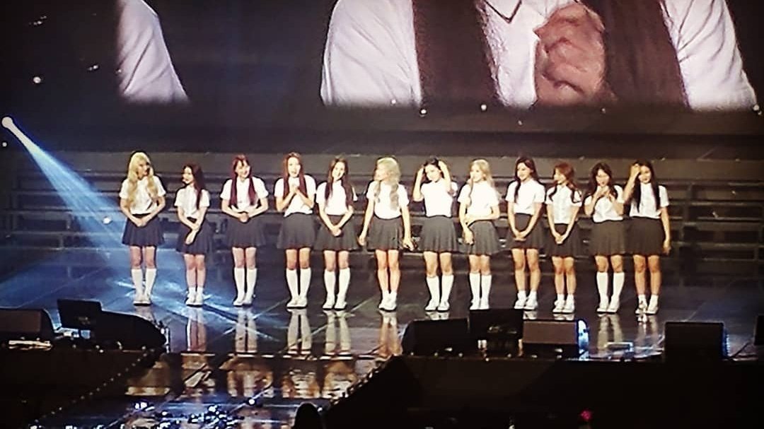 loonapubli's tweet photo. [THREAD] Retrospectiva #LOONAbirth! 🌙 

#LOONA #이달의소녀 #3YearsWithLOONA https://t.co/m7iXoMxZ2k