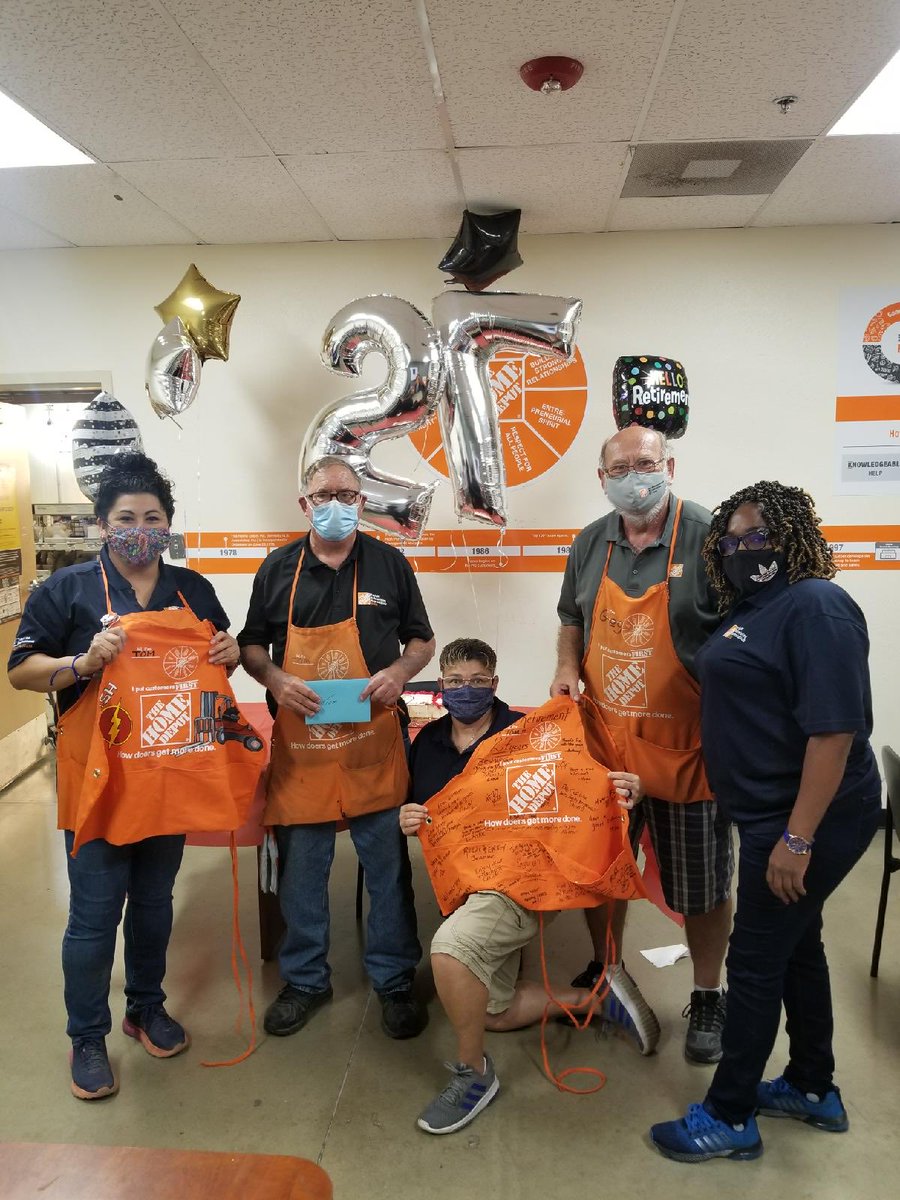 Happy retirement Tom. It’s been a great 27 years. 6505 is going to miss you. ⁦<a href="/CorrellMelissa/">Melissa Correll</a>⁩ , ⁦<a href="/JOsborne6505/">James Osborne</a>⁩ ⁦<a href="/trh_204/">Tim Hoover</a>⁩
