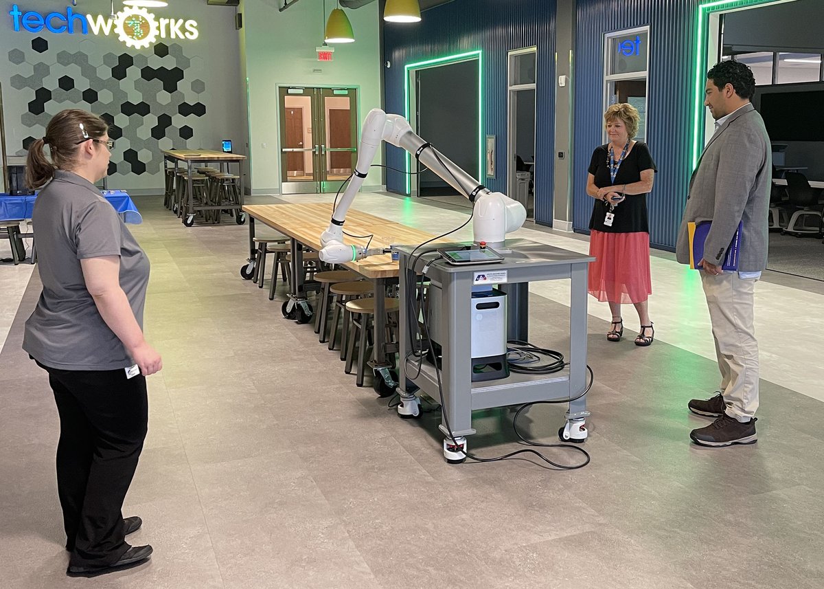 CommCharterAcad's tweet image. Thank you, Rep. Josh Kail, for visiting CCA&apos;s Waterfront Family Service Center in Pittsburgh and touring #TechWorksatCCA. We hope you enjoyed your visit and learning about how #CCA is preparing today&apos;s students for the jobs of tomorrow. #HowSchoolShouldWork #CCAProud @PAHouseGOP
