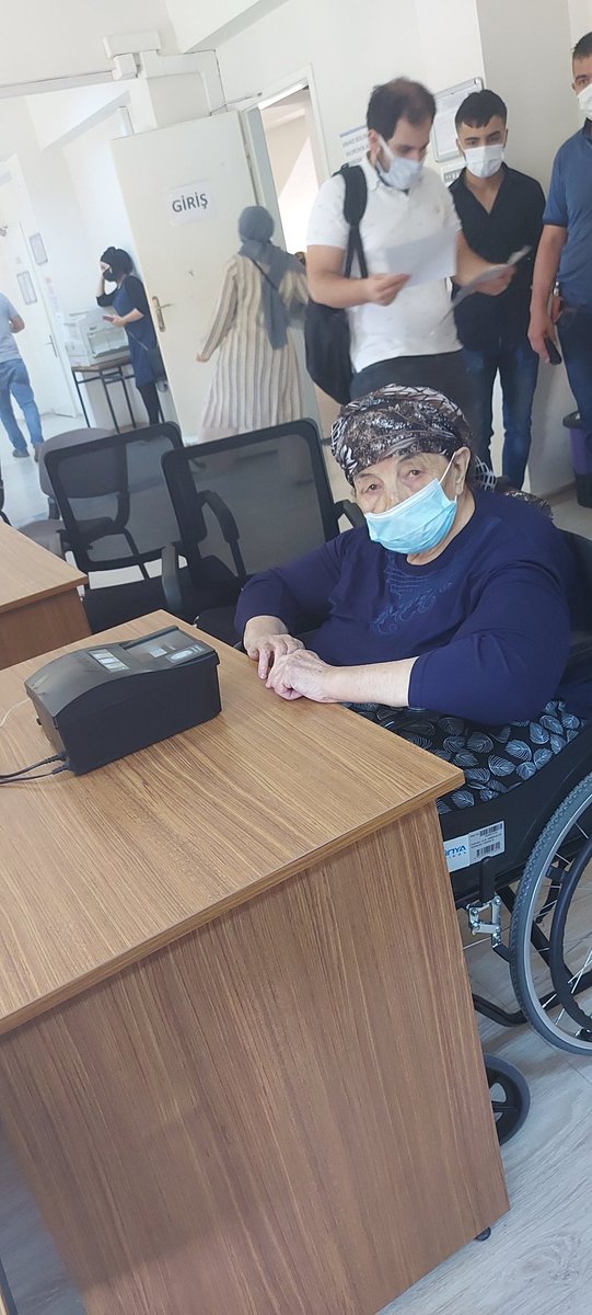 Hayatınızın her anında hizmet vermeye devam 81 yaşındaki vatandaşımızın pasaport ve kimlik işlemlerini yerine getirdik.
<a href="/IlceKocasinan/">Kocasinan İlçe Nüfus Müdürlüğü</a>  
<a href="/kayseriilnufus/">Kayseri İl Nüfus ve Vatandaşlık Müdürlüğü</a> 
<a href="/Bekirsenturk03/">Bekir Şentürk</a> 
<a href="/sefikaygol/">Şefik AYGÖL</a> 
<a href="/nazliaygol/">Nazlı AYGÖL</a>