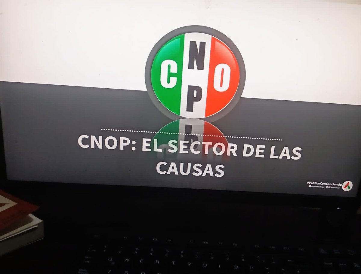 AlexEulloqui's tweet photo. Reunión de #capacitación con amigos y compañeros de la @CnopMichoacan el sector de las cuausas en el Estado.
#SerPopular
@CristinaRuiz_S @CDEPRIMICH https://t.co/AAouIn9PK2