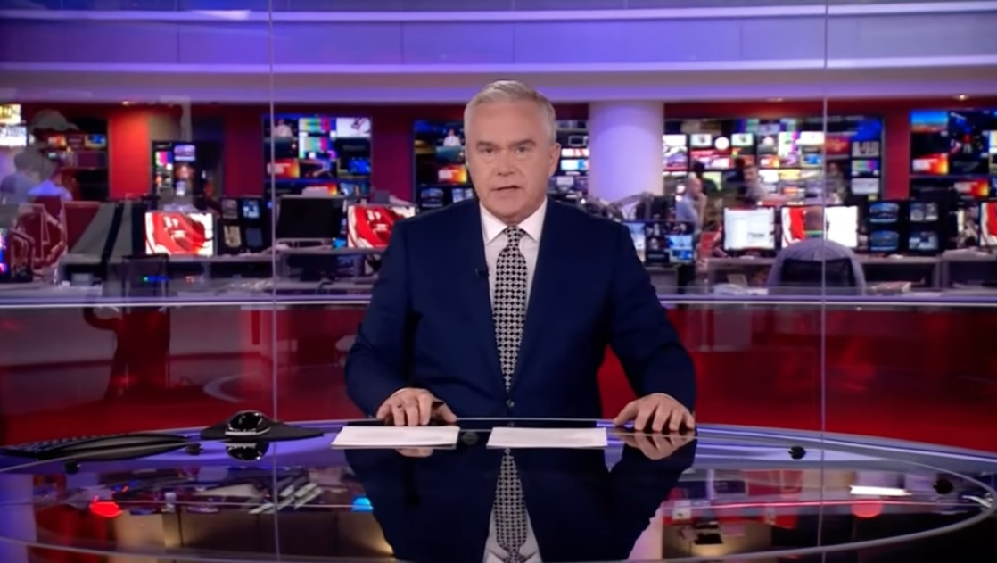 A Happy Birthday to Huw Edwards who is 60 years young today. 
