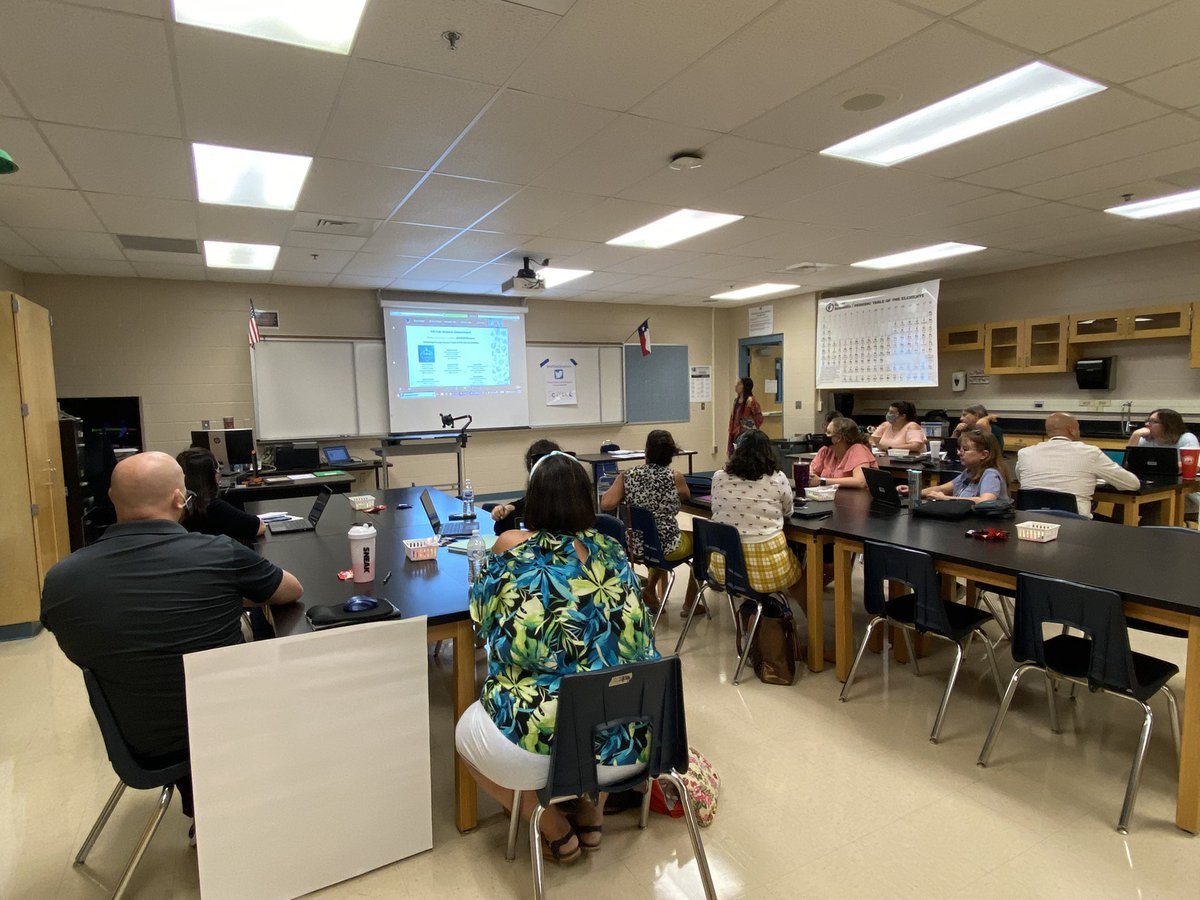 Hernandez_Teach's tweet photo. The dedicated teachers of @NISDVale and @JordanNISD are ready for our Science PD. #SCIreunited @NISDScience https://t.co/z8JKwE9cJA