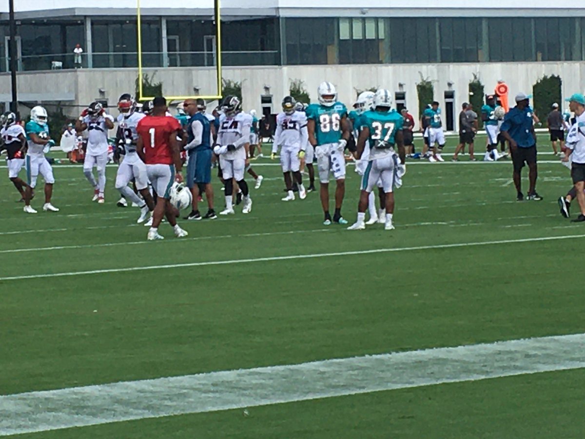 finatic1972's tweet photo. Beautiful day at @MiamiDolphins #TrainingCamp #tuaday #FinsUp #DolphinsTwitter @ian693_ https://t.co/hLSEcIXpfk