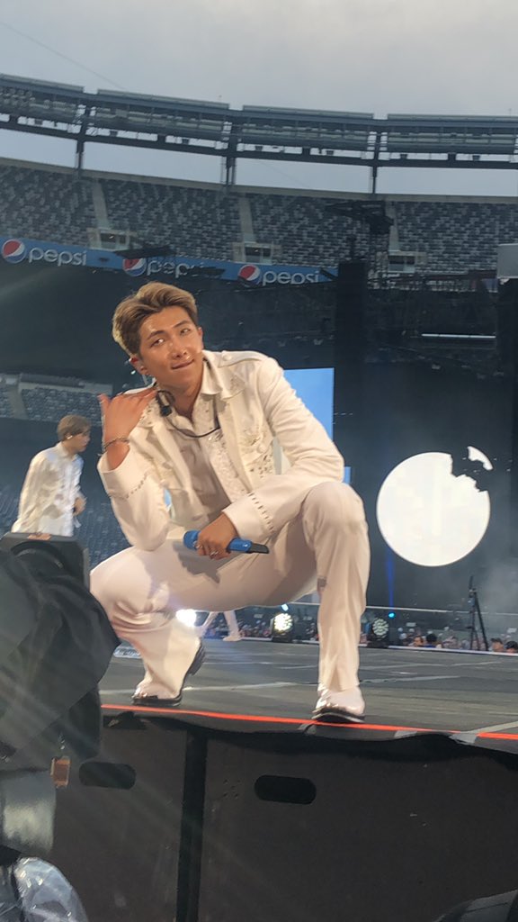 btsconcerthrs's tweet photo. https://t.co/VuIX71bxpP