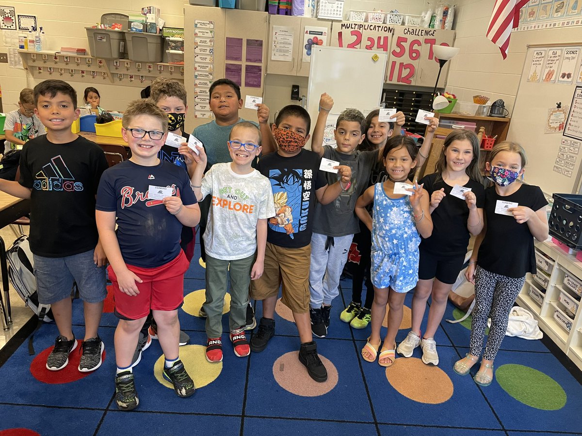 Mrs_Williams1st's tweet photo. Mrs. Moss came by and listened to TWELVE of our RedHawks #saytheSOARING today! 60 points for #TADEWI! ☑️ even more friends are ready for tomorrow now #PBIS #sixtribesONEnation @ClarkCreekSTEM https://t.co/zGzOADEf9G