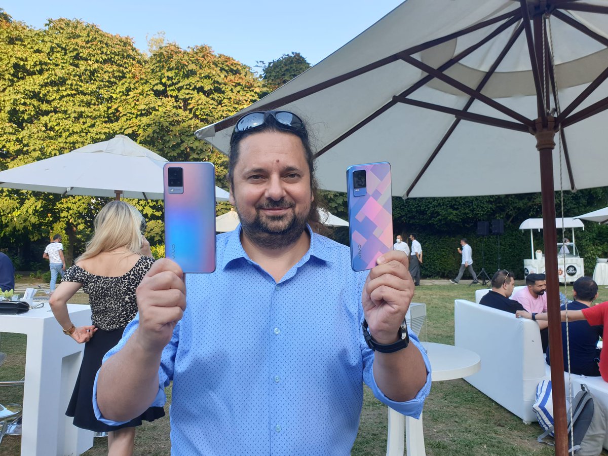 ersinakman's tweet photo. Günden geriye kalanlar #V21 ve #V21e 👍👍👍
İlk değerlendirme videosu birazdan YouTube kanalımızda.
Bu renkleri ve her iki telefonun da tasarımını çok beğendim 👊👊👊 https://t.co/62903mCQdt