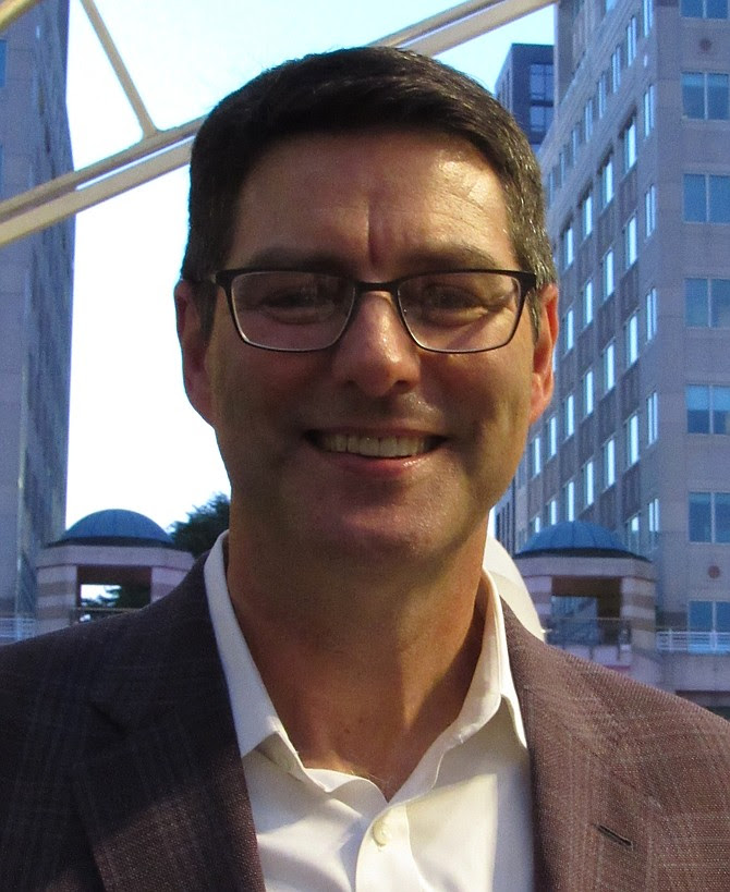 Read the latest issue of our bi-monthly e-newsletter "Emerge" ow.ly/8UcD50FTCxd for an E/D Corner interview with Reston's arts advocate &amp; civic leader Robert Goudie.