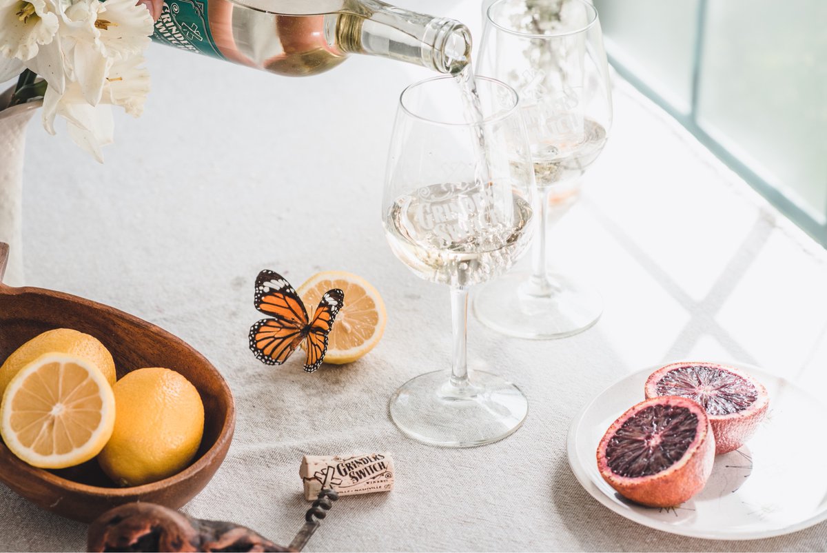 Happy hump day. 

Pour a glass for being halfway done with your week. 

#humpdaywine #humpday #wine #winetime #vidalblanc #tennessee #tennesseewinery