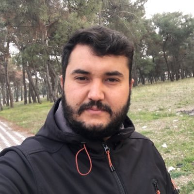 Basaranaksu_'s tweet image. Yoldaşlık kardeşlikten çok çok öte bir bağdır.
Kudretlidir, paha biçilmezdir. Öncesizdir, sonrasızdır.
Bazı hayatlar manifestolar, bildirgeler içerir.
Dişle, tırnakla kazıya kazıya inşa ettiler her şeyi..
İzlerinden yürüyeceğiz, layık olmaya çalışacağız..
Tahir'e, Ali Faik'e..