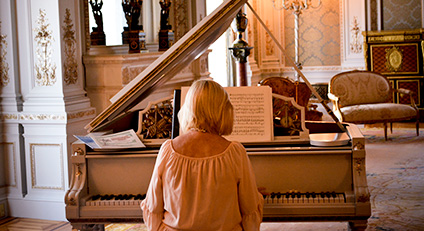 FlaglerMuseum's tweet photo. A #livemusic program at #flaglermuseum has been announced! It starts on #labordayweekend and is free with general admission. https://t.co/tBgyR1sZNS https://t.co/Zjah8uyEwn
