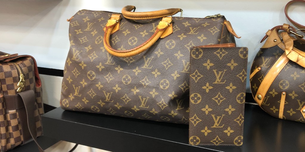 Hardcorepawn's tweet photo. New stock just arrived. Accessories too!
#Shop #ThinkHoliday #Layaway
#LV #louisvuitton #louisvuittonaddict #guccibags #baglover #purseaddict #lvpurse #louisvuittonbags #handbagaddict #luxurypurse #authentic https://t.co/2bQeFglJ9x