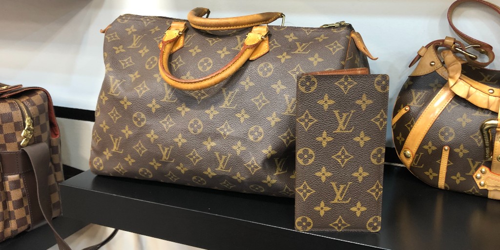 pawndetroit's tweet photo. Start holiday shopping early with your new selection.
#Shop #ThinkHoliday #Layaway
#LV #louisvuitton #louisvuittonaddict #guccibags #baglover #purseaddict #lvpurse #louisvuittonbags #handbagaddict #luxurypurse #authentic https://t.co/np8zum9Ixa