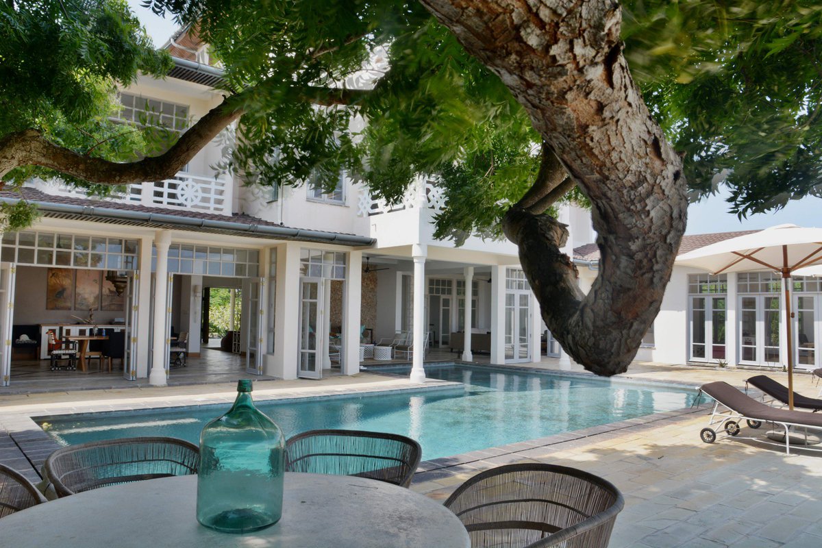 Heavenly House is a spacious &amp; modern private beachfront home set in an Indian Ocean cove at the southern end of Turtle Bay, Watamu. The house comfortably sleeps 13 guests. Get 15% off when you book this home as a #NomadTravelClub member. nomadafrica.travel/en/heavenly-ho… #TembeaKenya