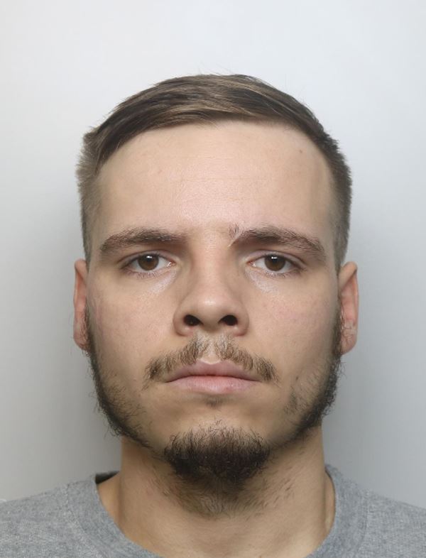 NorthantsPolice's tweet image. This is Kyle Smith. He, like so many domestic abusers, is a bully, and bullies rely on fear. 

This fear gives them a false perception of their own power and a belief that they can act with impunity. 

Not in this county.

Now behind bars: northants.police.uk/news/northants…