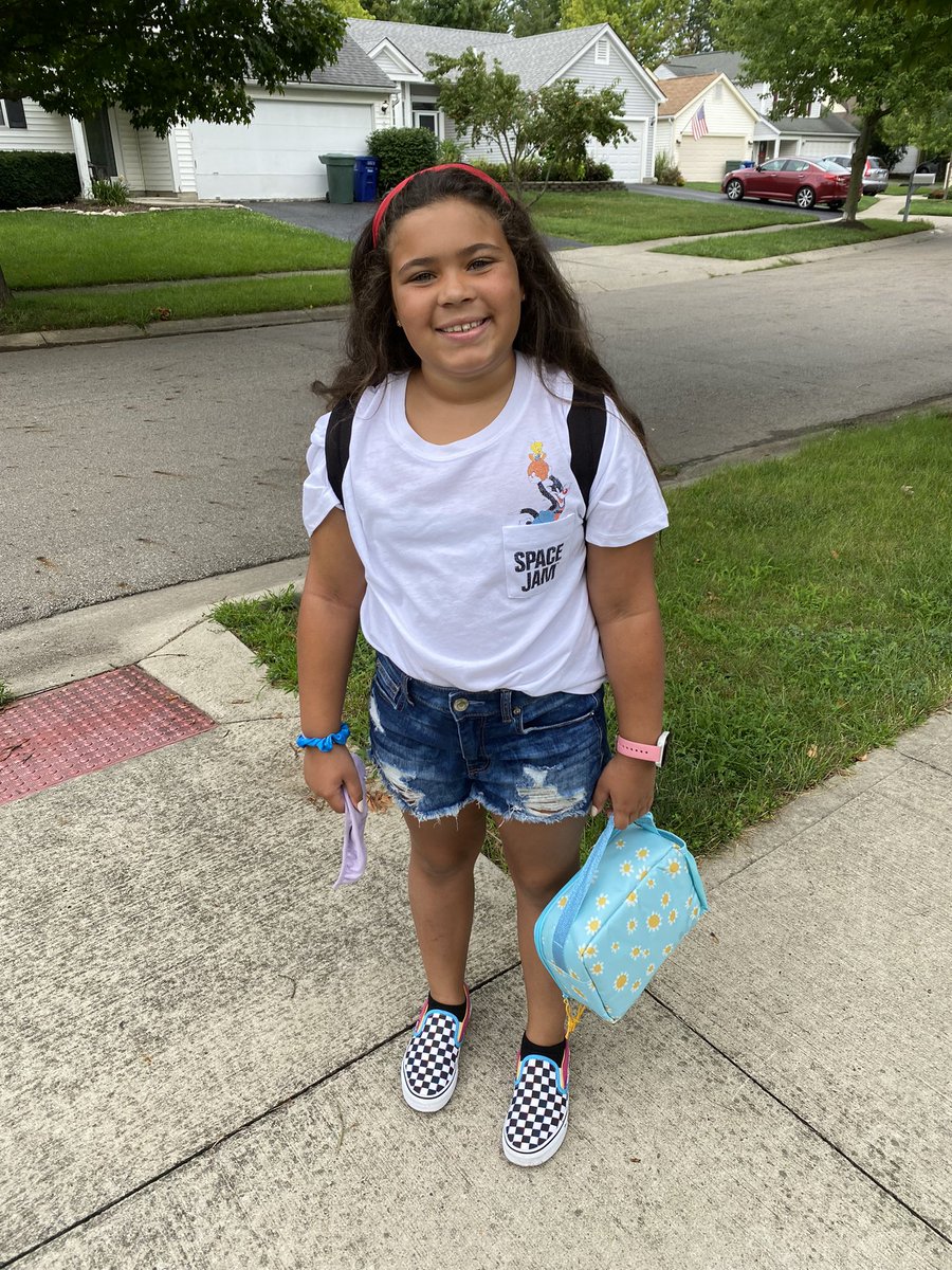 TristaMurphy33's tweet photo. 4th grade here we come! #DCSDay1 #tedcs https://t.co/vPvJMv8smF
