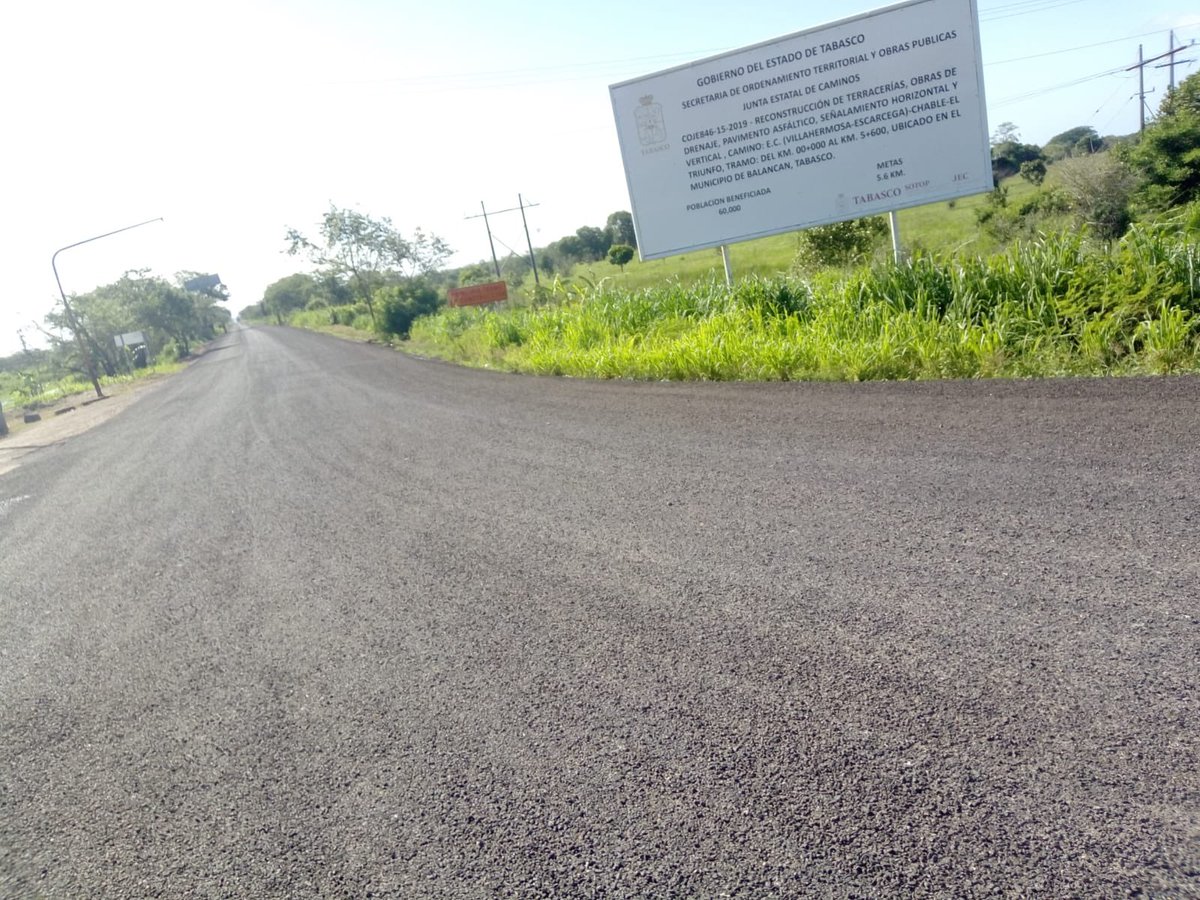 adan_augusto's tweet photo. El @Reforma MIENTE; cada que se refiere a Tabasco lo hace con evidente dolo. La carretera a que se refiere Chable-El Triunfo en Balancan está en proceso de construcción y las 2 primeras etapas de 24 kms. están totalmente terminadas; en proceso de construcción los restantes 50kms https://t.co/zQa9q0iDLe
