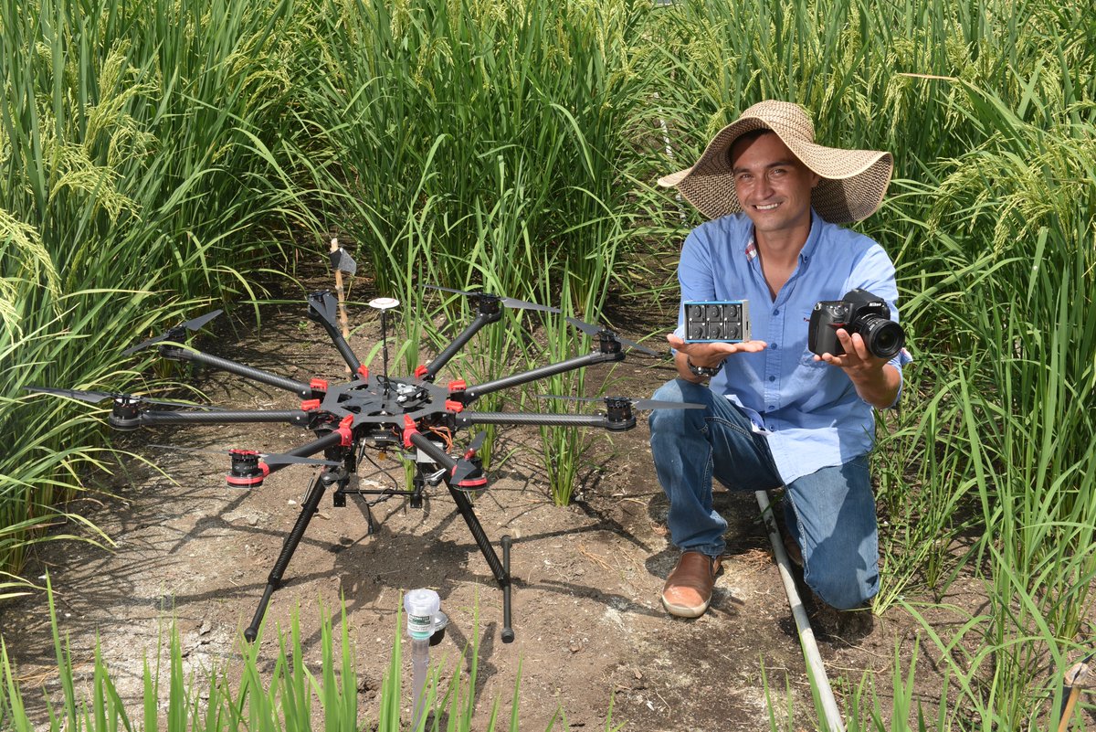 MICHAELSELVARA7's tweet image. Our recent collaborative paper with @wsucahnrs @WSUPullman @BiovIntCIAT_eng @I_P_P_N @CGIAR_EiB 
Effect of the Solar Zenith Angles at Different Latitudes on Estimated Crop Vegetation Indices mdpi.com/1234104 ##mdpidrones via @MDPIOpenAccess . Great Job Milton