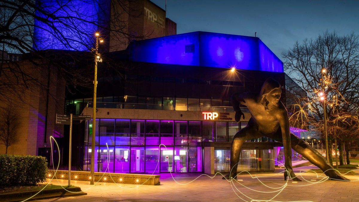 TRPlymouth's tweet photo. 📣  JUST CONFIRMED 📣
@SkyArts to broadcast a documentary about Messenger, the UK’s largest lost-wax bronze sculpture. @Dawn_French narrates Messenger’s remarkable story.
Catch it on Sky Arts, Tue 24 Aug, 7pm. Watch exclusive trailer now - https://t.co/hGX7OO88Y6 https://t.co/JG6k6euGoU