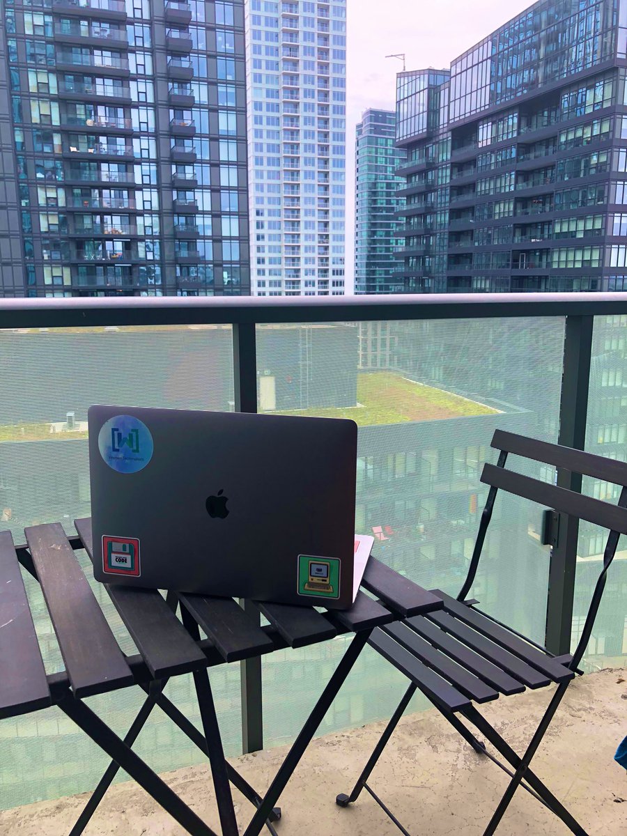 navbarbar's tweet image. Do you code indoors or outdoors? I like the idea of outdoors but then the glare 😎 plus I need my additional monitors. 🖥 🖥 
#developer #iosdev #womandeveloper #WomenWhoCode