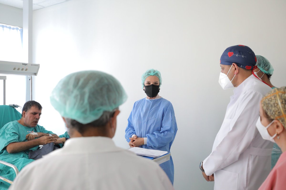 Merkezde zihinsel engelli ve epilepsi hastası N.Ö.'nün(49) diş çekimi ve ağzındaki lezyonun alım işlemlerinin anestezi altında başarılı bir ameliyatla gerçekleştirildiğini belirten Rk. <a href="/hotar_nukhet/">Prof. Dr. Nükhet Hotar</a>, bu alandaki klinik diş sağlığı hizmetlerini arttırarak sürdüreceklerini söyledi.