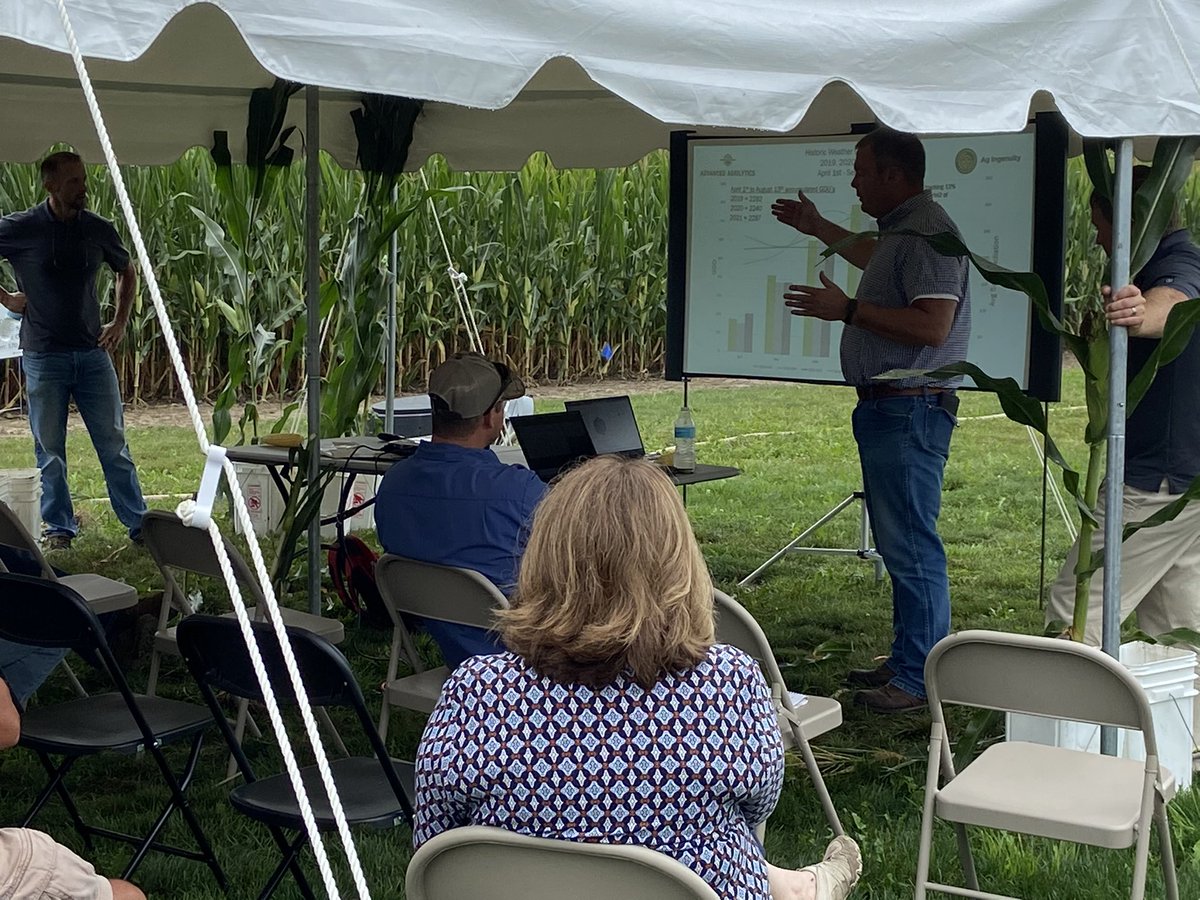 agrilytics's tweet photo. The perfect #viewfromthefields at our 2021 Field Days. Foggy skies today, but clear data for our growers https://t.co/hVqomsQzTz