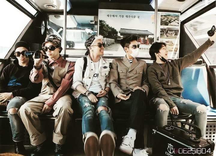 #15yearswithBIGBANG
15 YEARS MAKING HISTORY
<a href="/IBGDRGN/">G-DRAGON</a>
<a href="/Realtaeyang/">TAEYANG</a>
<a href="/ForvictoRi/">Lee seung ri スンリ 이승리</a> 
<a href="/YG_GlobalVIP/">BIGBANG GLOBAL VIP</a>
#BIGBANG