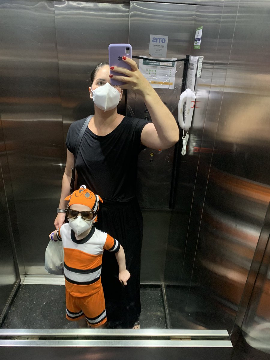 liviafer_'s tweet photo. A gente deixa a criança escolher a roupa e quando vê tá indo ali na quitanda com o Nemo https://t.co/so6QbQZ73h