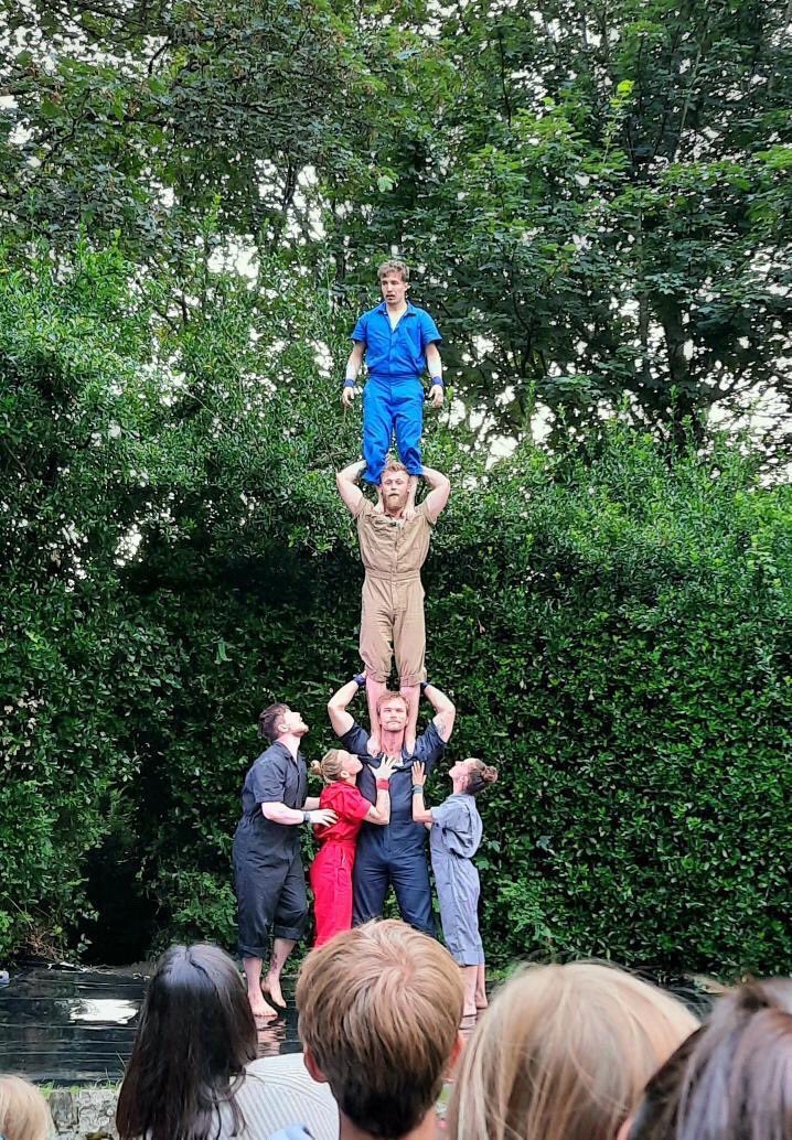 Many Hands tweet media