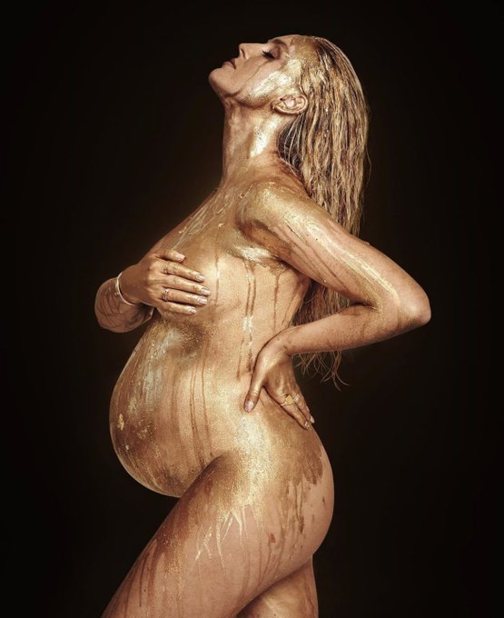 E9FHIyZX0AMw4ME?format=jpg&name=small