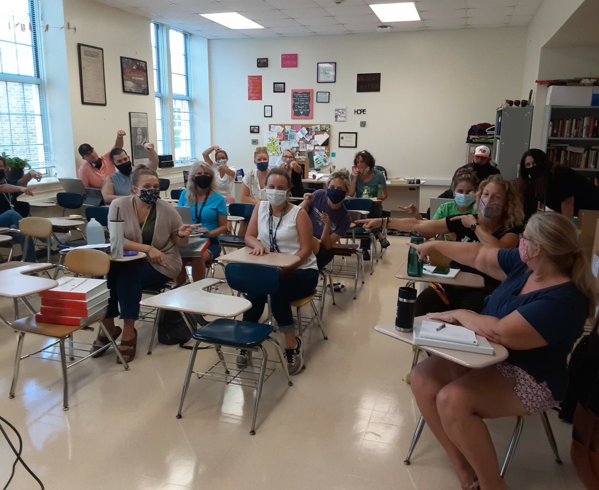MrsMaarschalk's tweet photo. NHHS English Dept. Loves @WhitneyCoonradt #ussie #diamondsareforever #wildcatvision #teamenglish https://t.co/8bOtQOmaBq