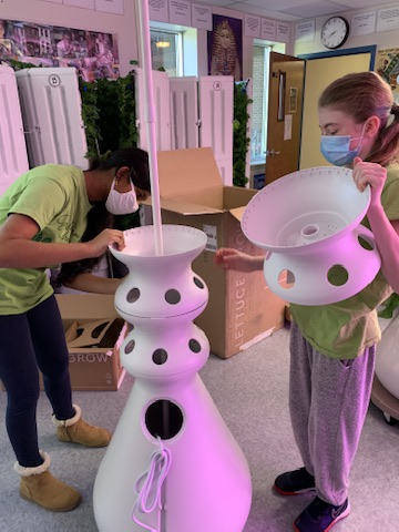 AFCEA_ED's tweet photo. Do you know a K-12 #STEM teacher who could use extra funding for an activity in the classroom? We're partnering with @Ciena to award $1,000 grants. Please help us spread the word to any teachers you know. https://t.co/duMv68A3Is #STEMteacher #teachergrants https://t.co/dgLSbAwtOt