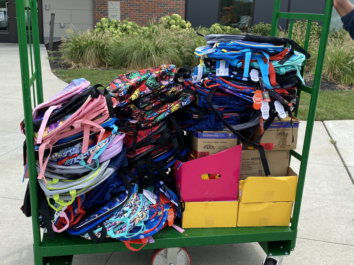 teamclvlnd's tweet photo. Thank you @serpstrong for your continued support of the Foundation and @JoshCribbs16 We delivered backpacks and supplies for over 100 kids in #EastCle 🙏🏼 https://t.co/iKR8GuYPZV