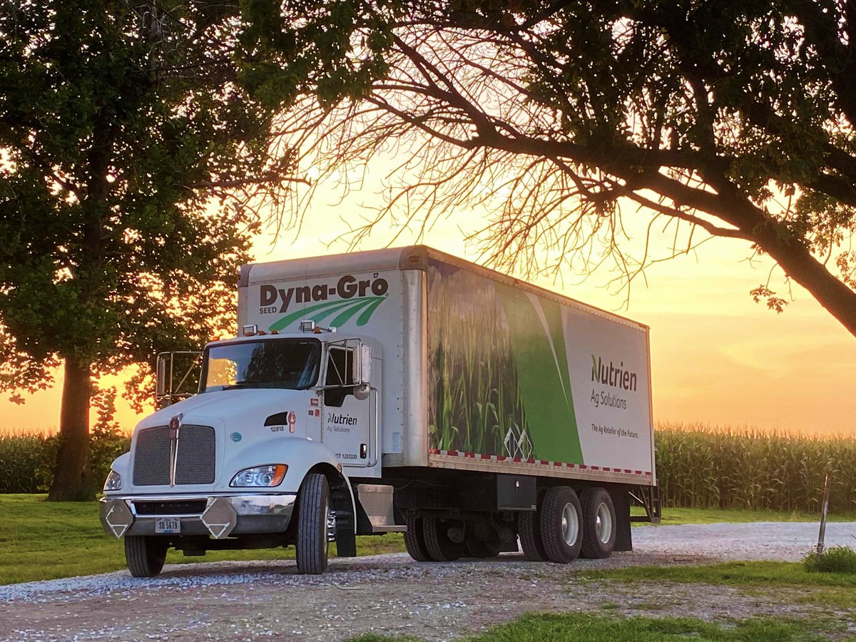 Coming to a field near you! 👀

Our dedicated crop consultants are committed to getting you the right products whenever and wherever you need them. 

#LeadingTheField | <a href="/DynaGroSeed/">Dyna-Gro Seed</a>