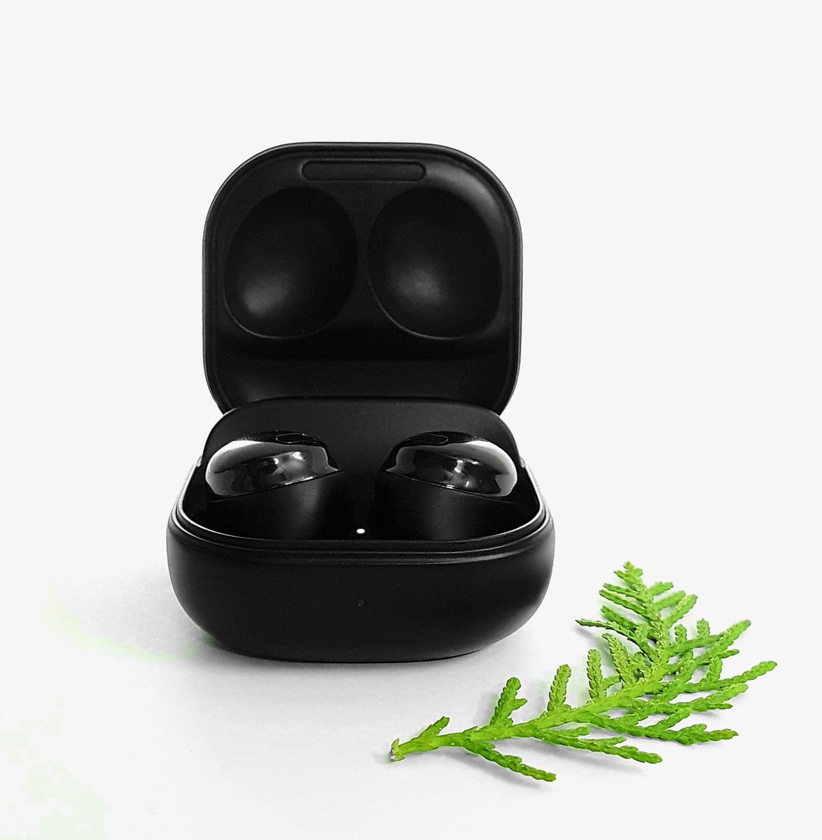 Rajatkumar_sol's tweet photo. Unfolding My Phantom Black Galaxy Buds Pro for #UnfoldYourWorld Challenge 1 .
#SamsungMembers
#UnfoldYourWorld #SamsungMembers #ChallengeOne #Challenge1
@SamsungIndia https://t.co/k0XR5dGSnv