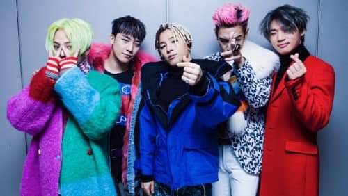 SaungMarn's tweet photo. 15 YEARS MAKING HISTORY
#15YearsWithBIGBANG
 @IBGDRGN @Realtaeyang @ForvictoRi  @YG_GlobalVIP https://t.co/S1eZMfHa0f
