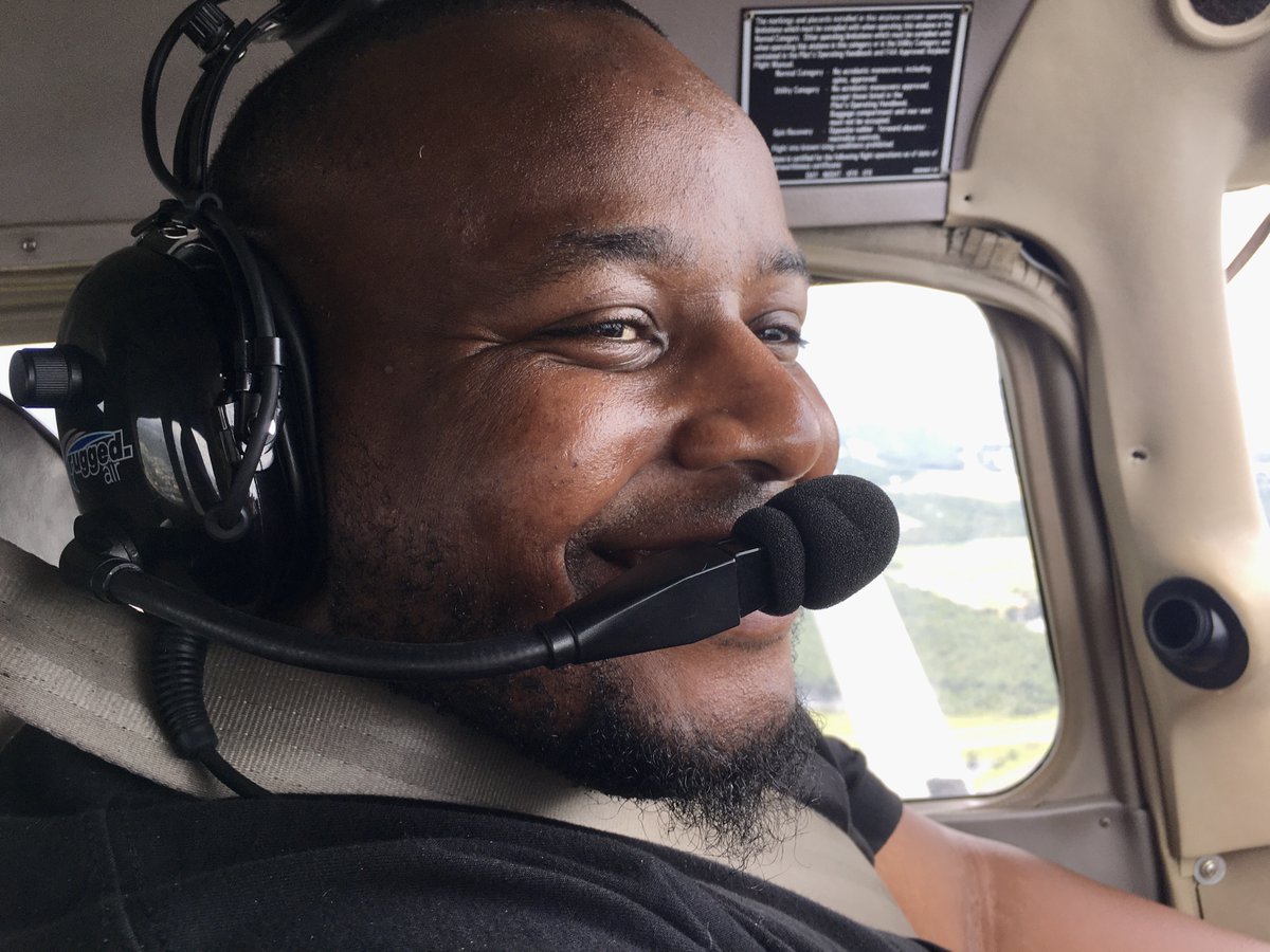 AerostarFltCrew's tweet photo. Introducing the Future “Captain McBride”
#FlightTraining #IdRatherBeFlying https://t.co/qhYvjfNNaI