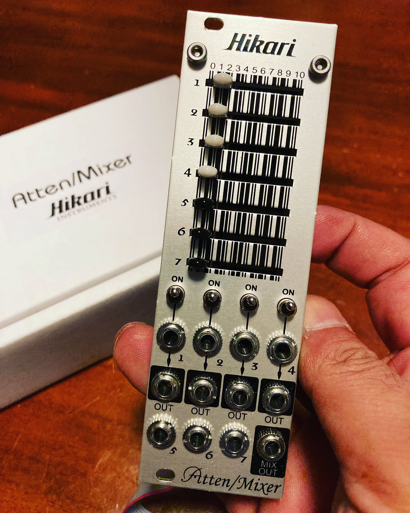 Hikari Atten/Mixer モジュラーシンセサイザー用 Hikari Atten/Mixer モジュラーシンセサイザー用